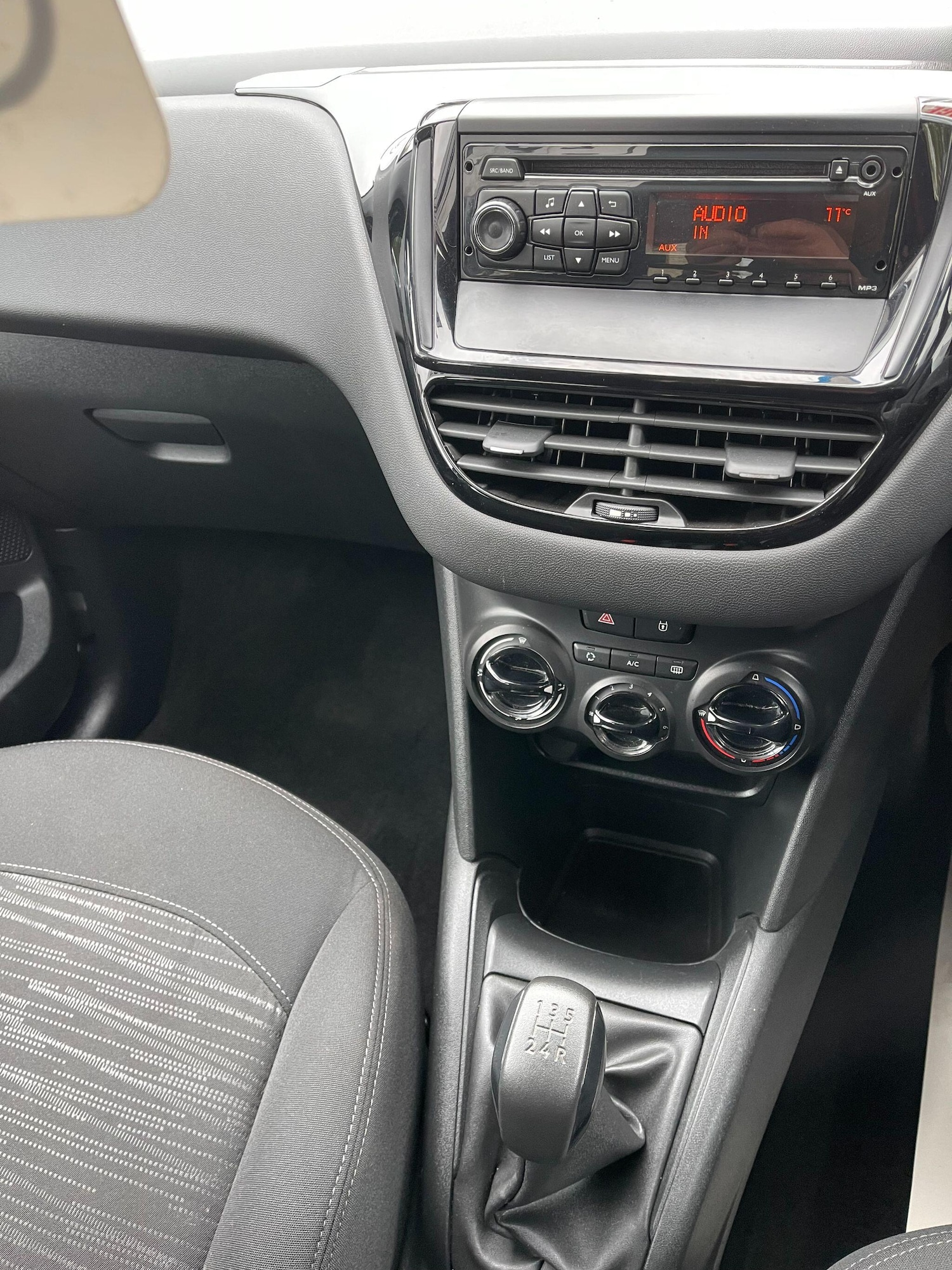 Used Peugeot 208 for sale - 77490066: Photo 9