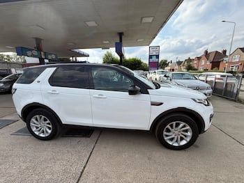 Used Land Rover Discovery Sport 2017 for sale - 79645839: Photo