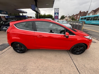 Used Ford Fiesta 2015 for sale - 79589434: Photo