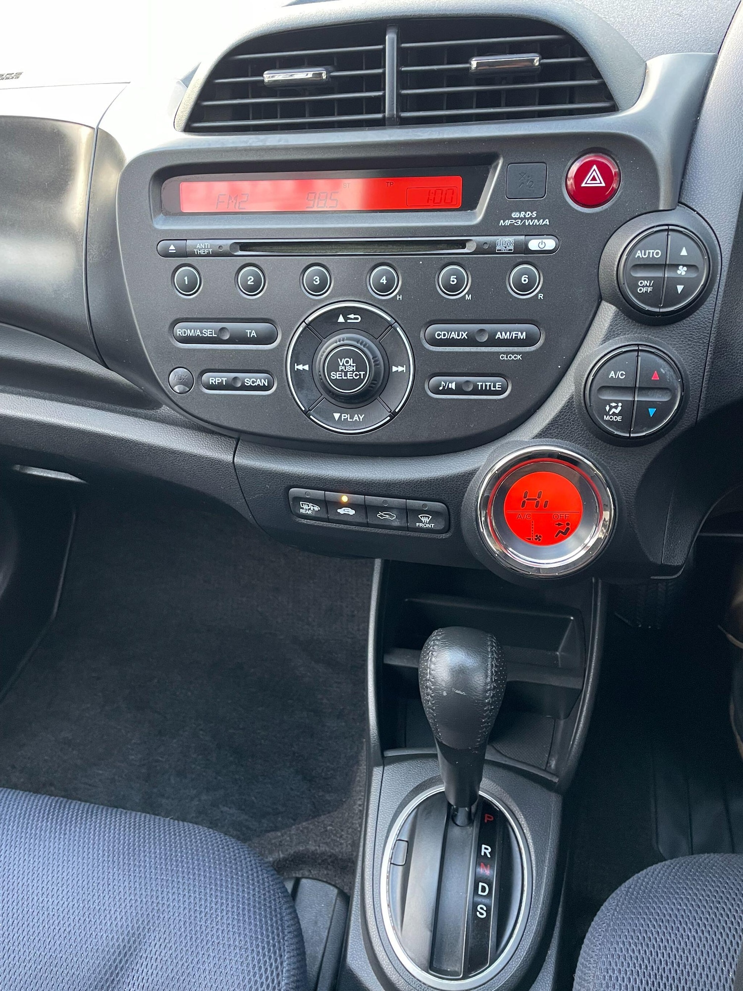 Used Honda Jazz 2014 for sale - 77982589: Photo 10