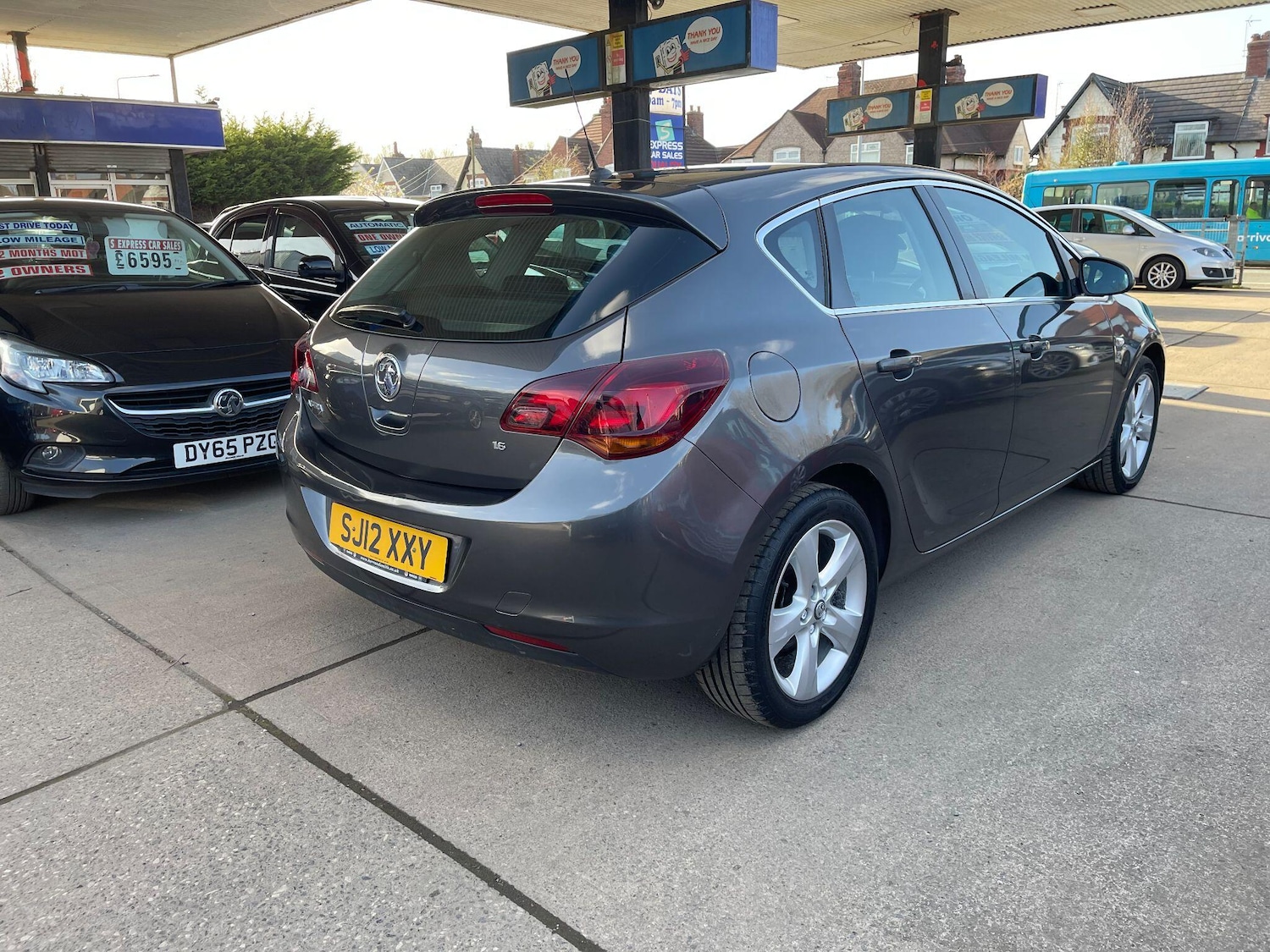 Used Vauxhall Astra 2012 for sale - 78047550: Photo 2