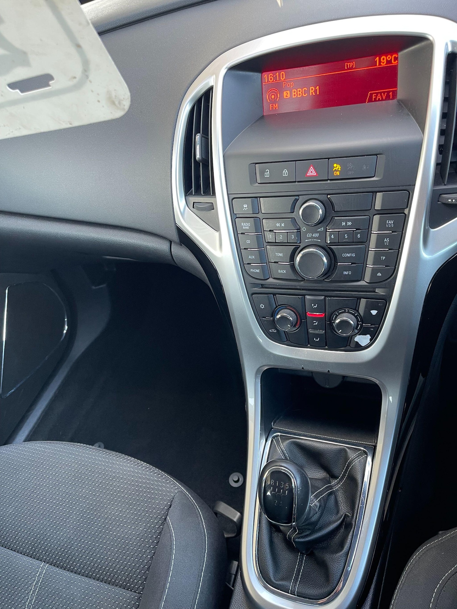 Used Vauxhall Astra 2012 for sale - 78047550: Photo 8