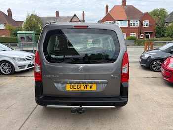 Used Peugeot Partner Tepee 2011 for sale - 79475337: Photo
