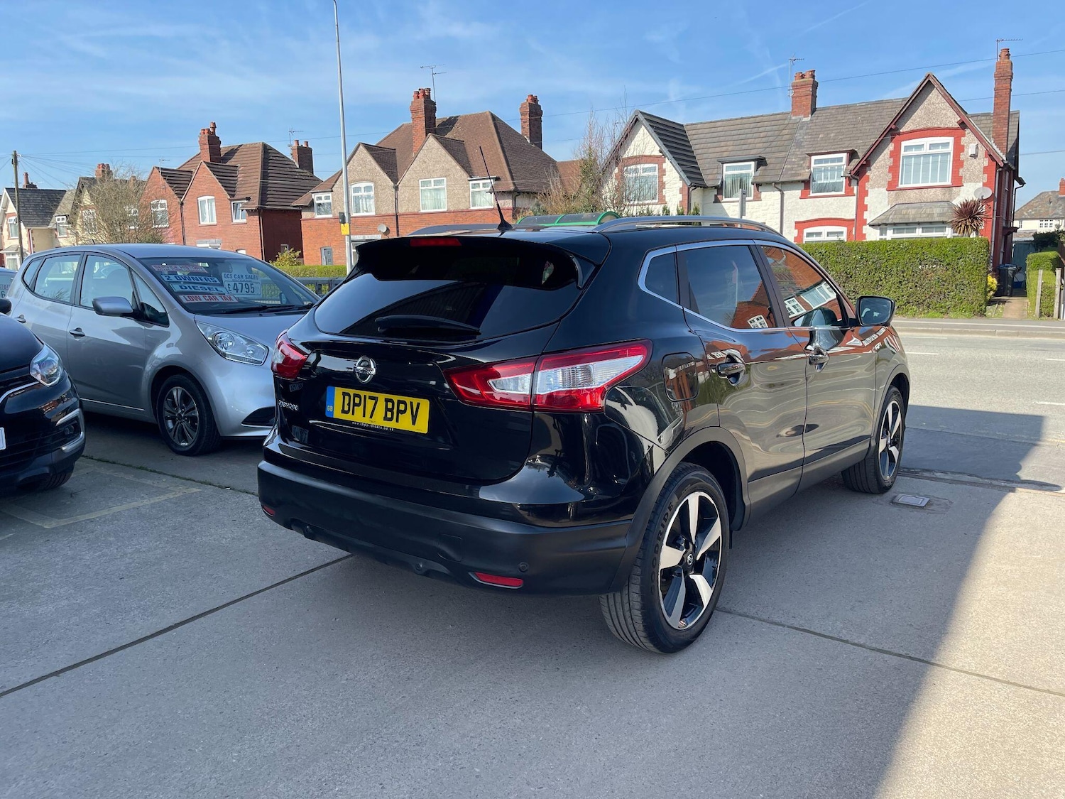 Used Nissan Qashqai 2017 for sale - 77939944: Photo 2