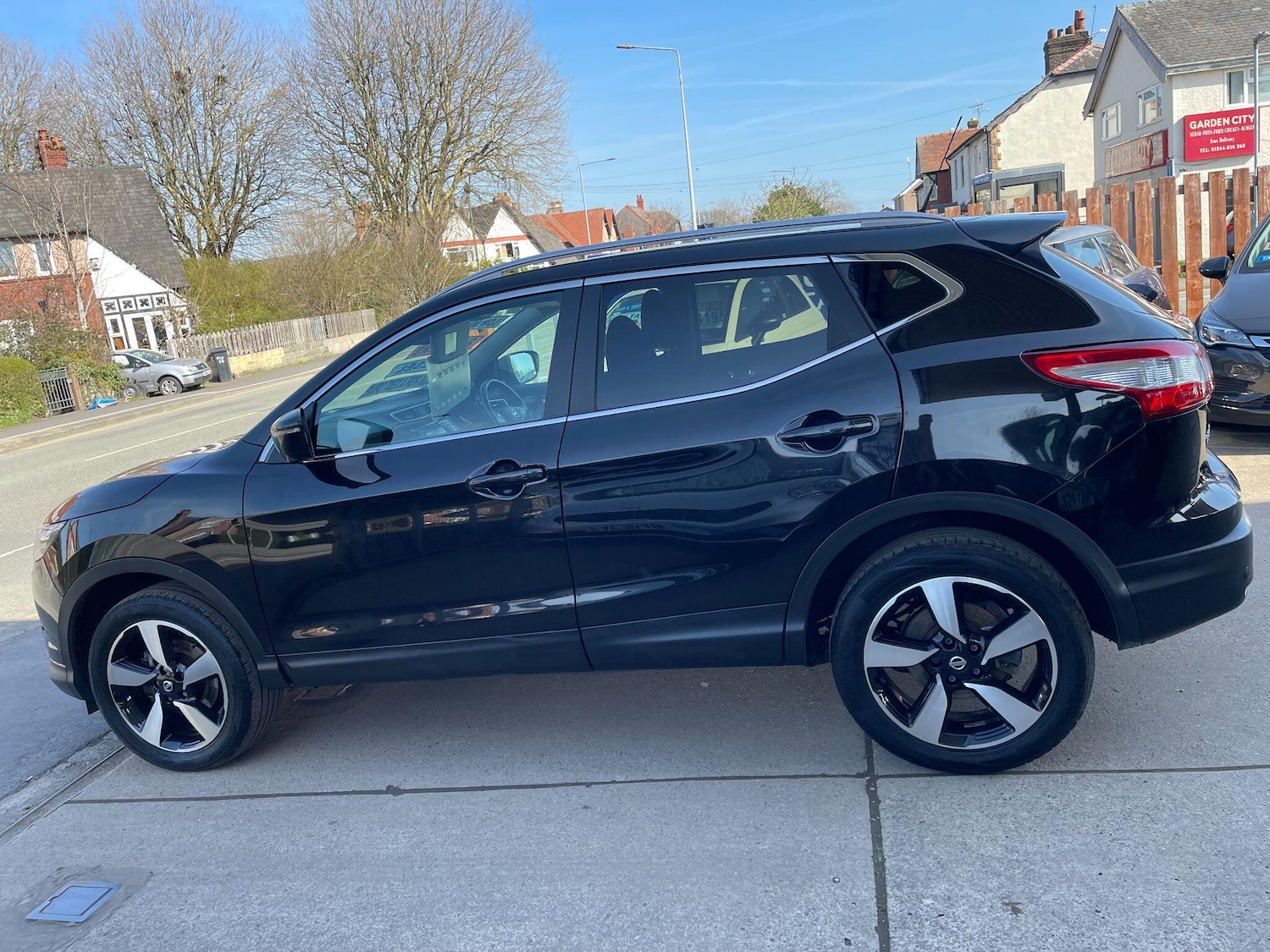 Used Nissan Qashqai 2017 for sale - 77939944: Photo 6
