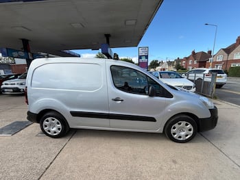 Used Peugeot Partner 2018 for sale - 79751403: Photo