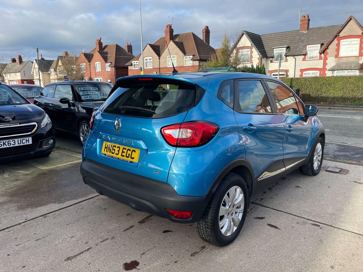 Used Renault Captur for sale - 77490045: Photo 2