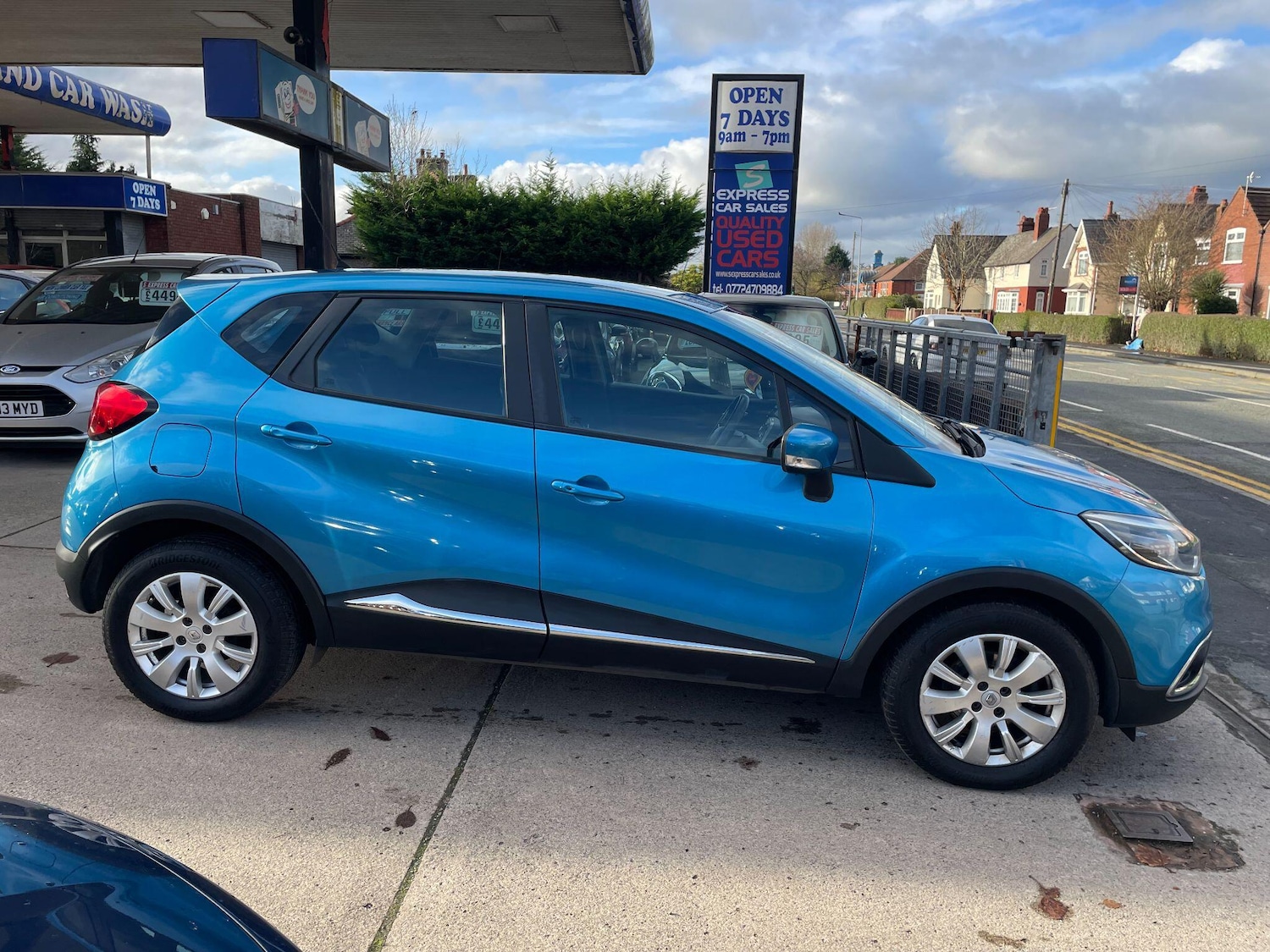 Used Renault Captur for sale - 77490045: Photo 3