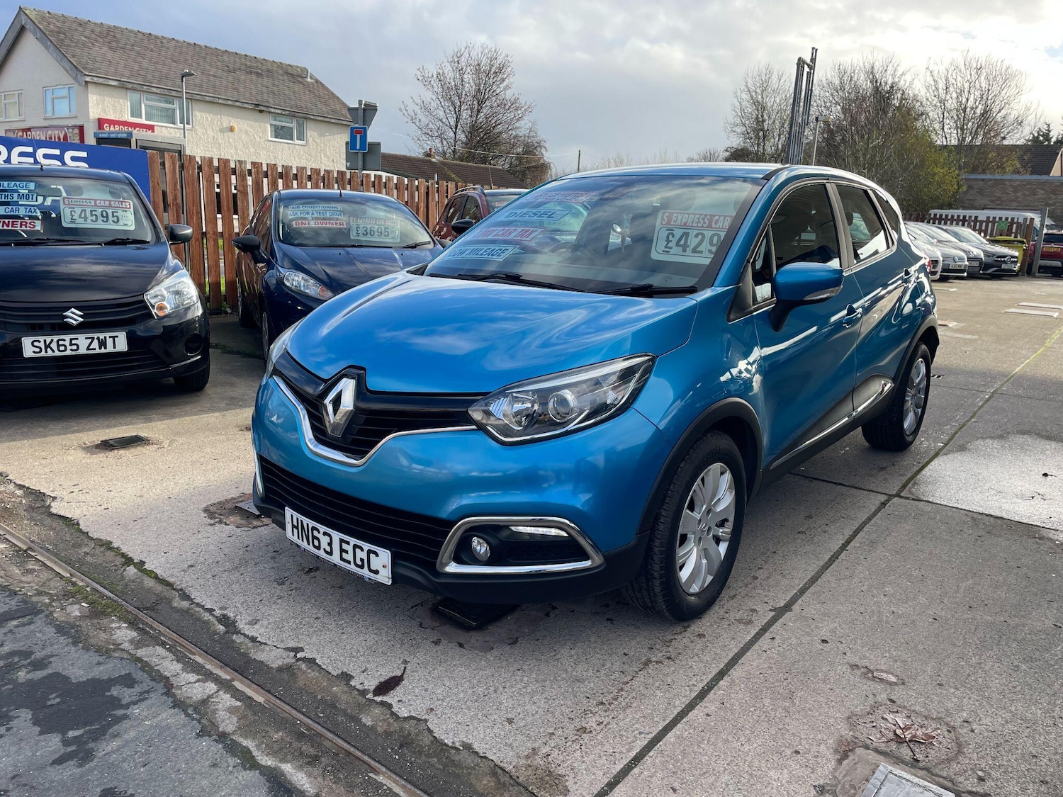 Used Renault Captur for sale - 77490045: Photo 4
