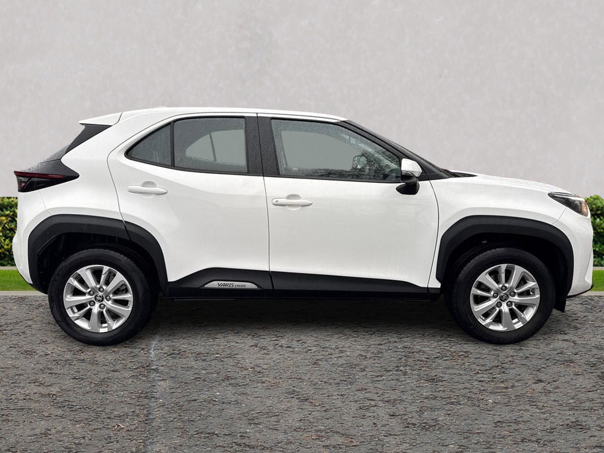 Used Toyota Yaris Cross 2023 for sale - 77877442: Photo 2