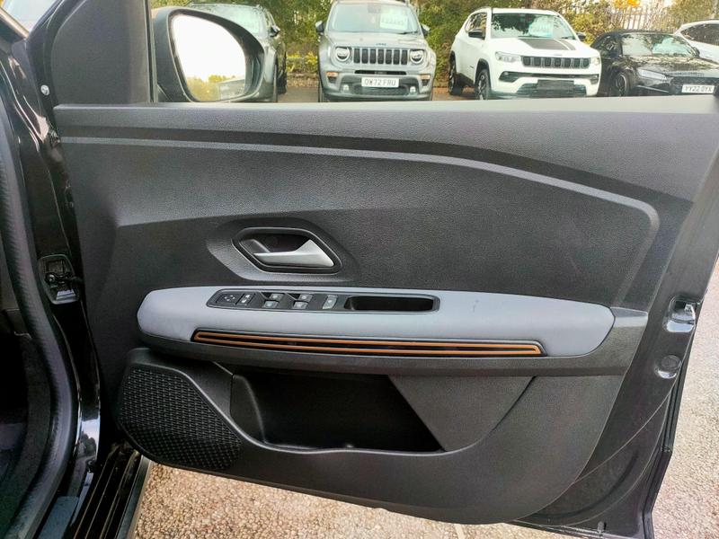 Used Dacia Jogger 2023 for sale - 76888227: Photo 31