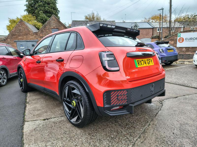 Used Abarth 600e 2025 for sale - 77493532: Photo 2