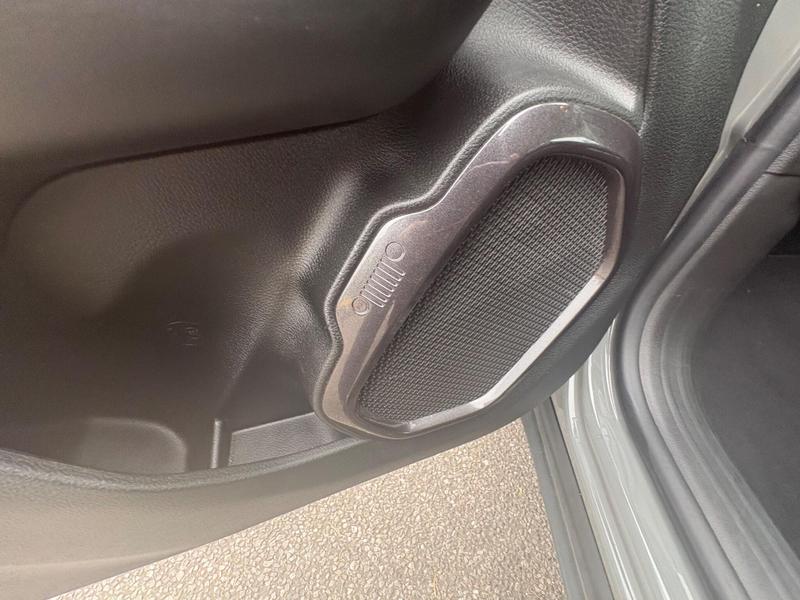 Used Jeep Renegade 2023 for sale - 76888075: Photo 30