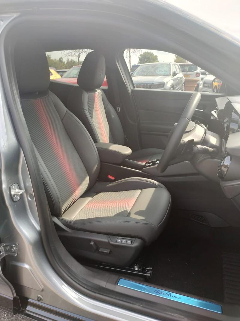 Used Alfa Romeo Junior 2025 for sale - 76888205: Photo 15