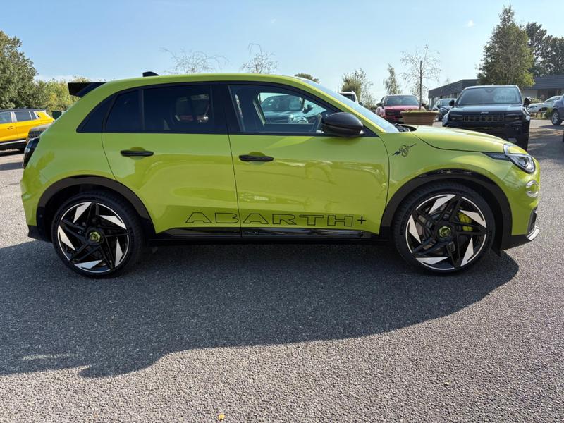 Used Abarth 600e 2025 for sale - 76887986: Photo 8