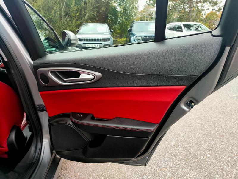 Used Alfa Romeo Giulia 2018 for sale - 76888060: Photo 14