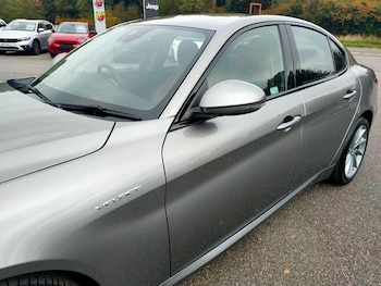 Used Alfa Romeo Giulia 2018 for sale - 76888060: Photo