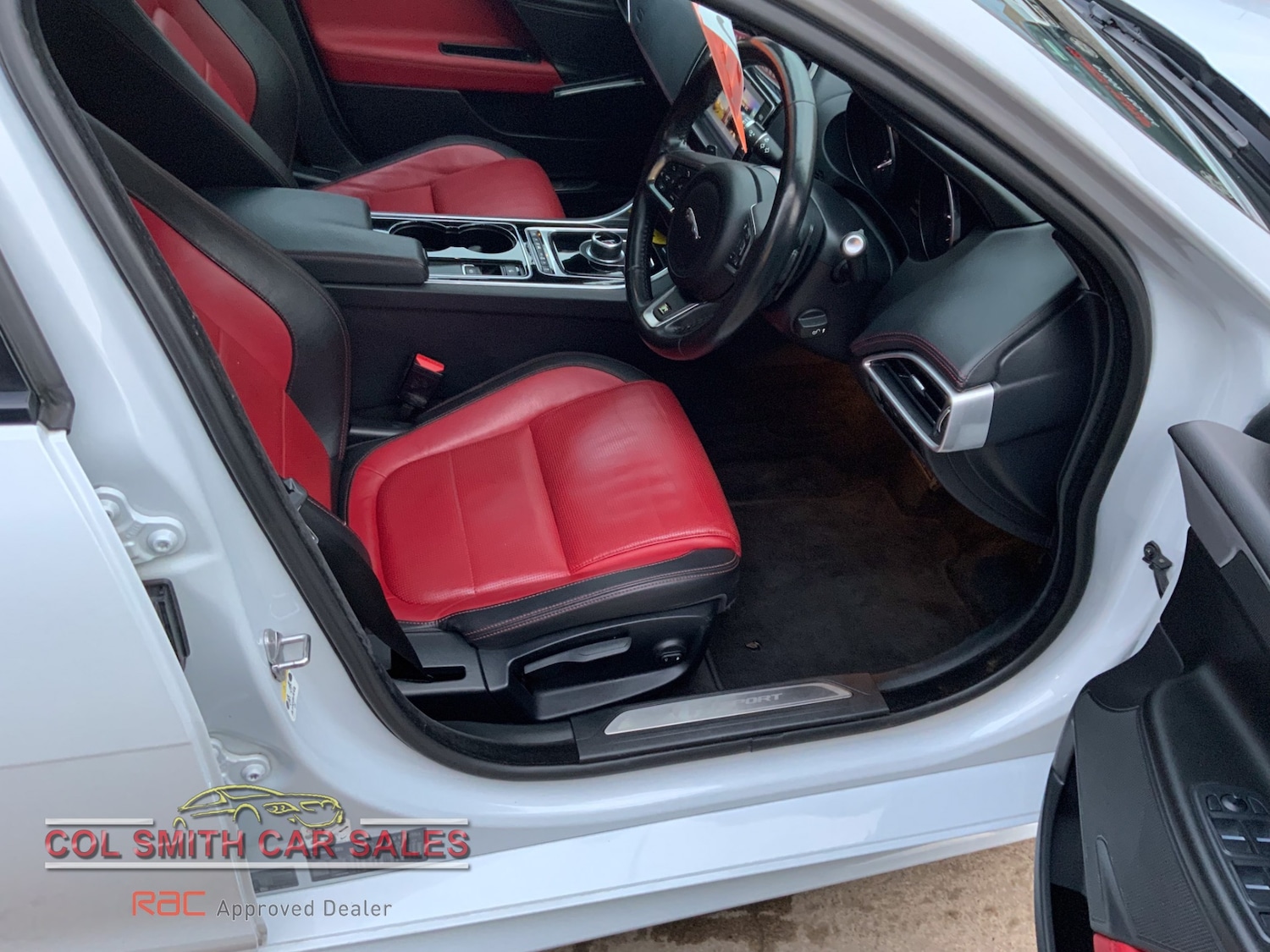 Used Jaguar XE 2016 for sale - 77669187: Photo 5