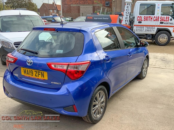 Used Toyota Yaris 2019 for sale - 68850082: Photo 3
