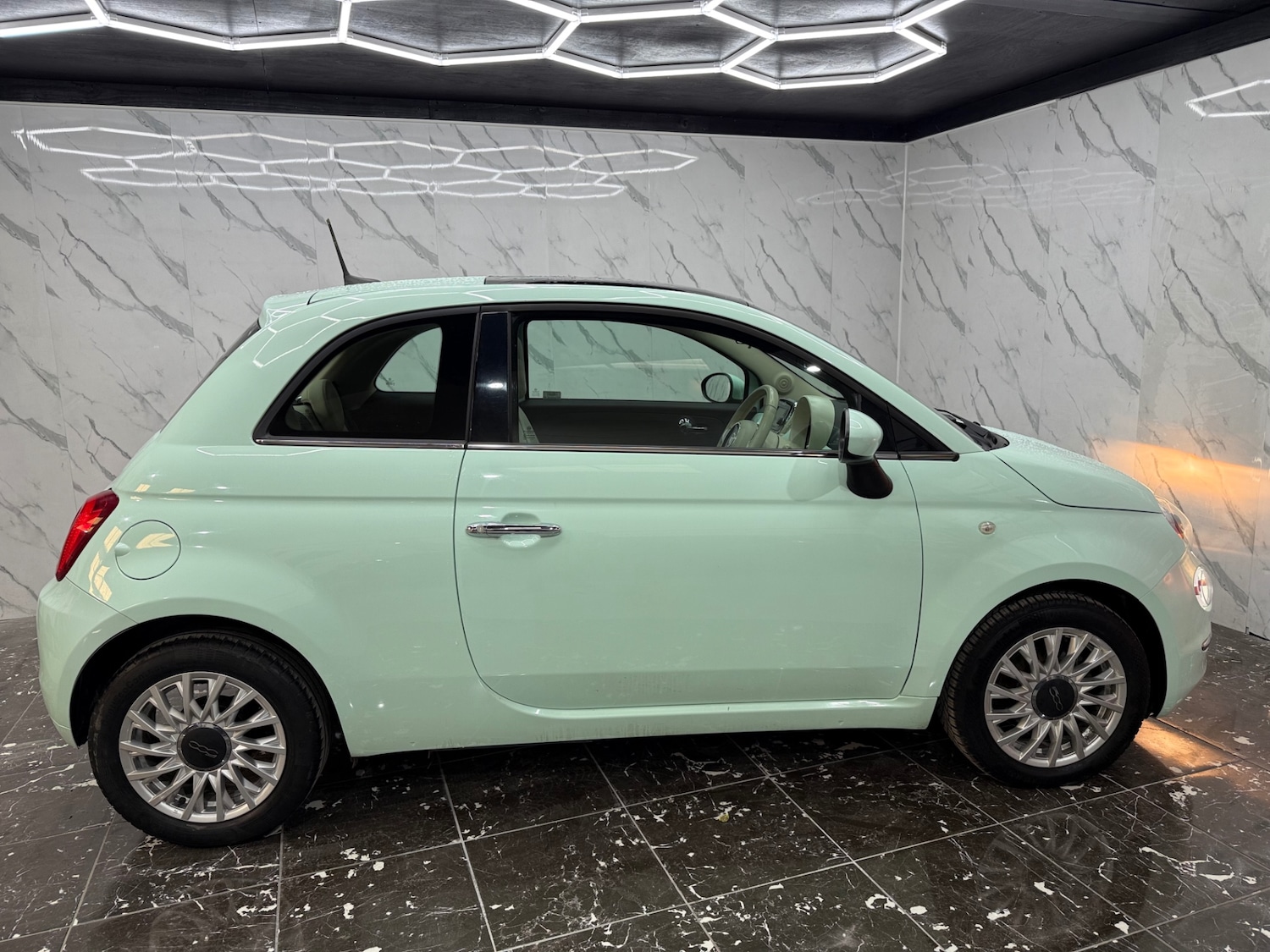 Used Fiat 500 2017 for sale - 77261710: Photo 3
