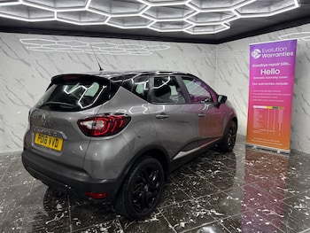 Used Renault Captur 2018 for sale - 76637230: Photo