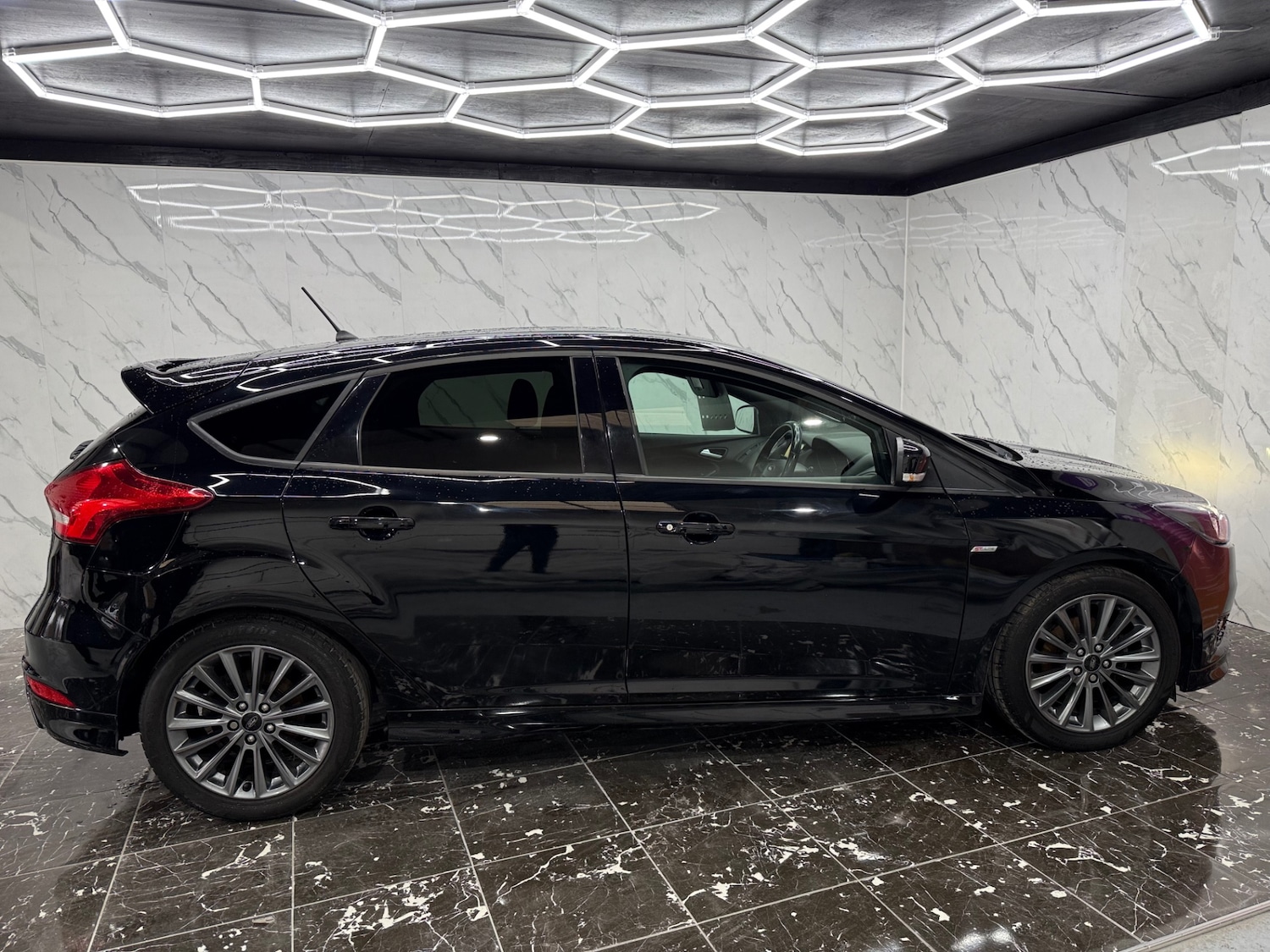 Used Ford Focus 2018 for sale - 77261473: Photo 4