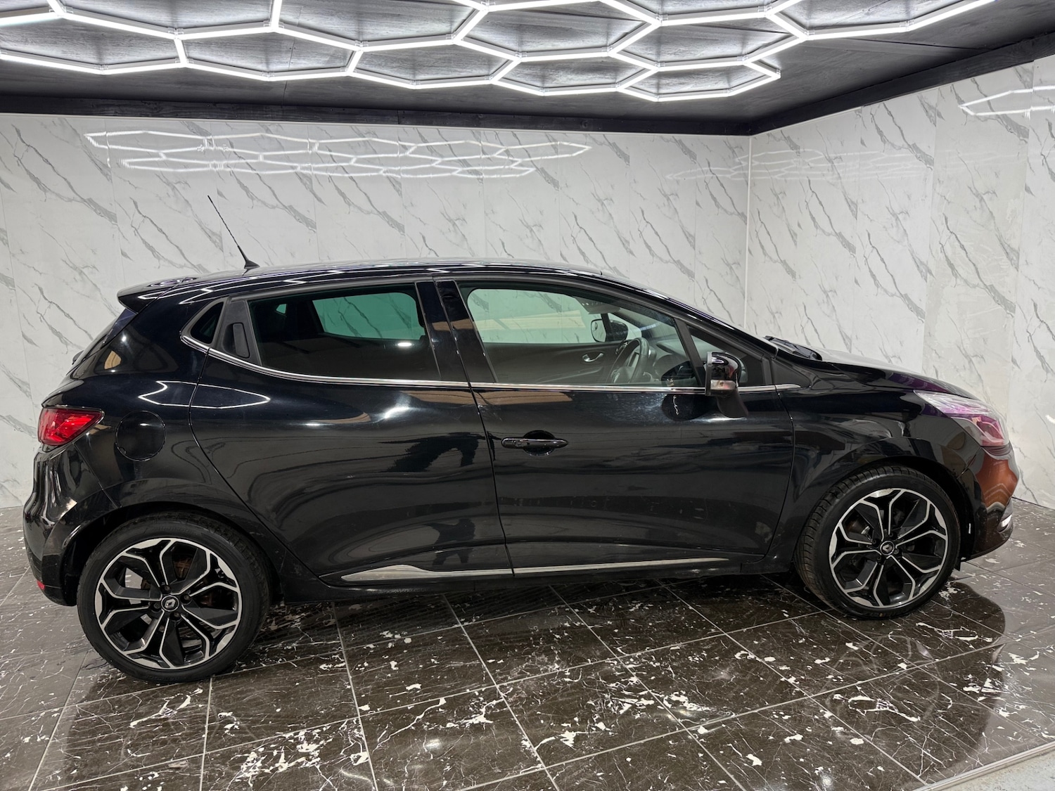 Used Renault Clio 2019 for sale - 77261542: Photo 4