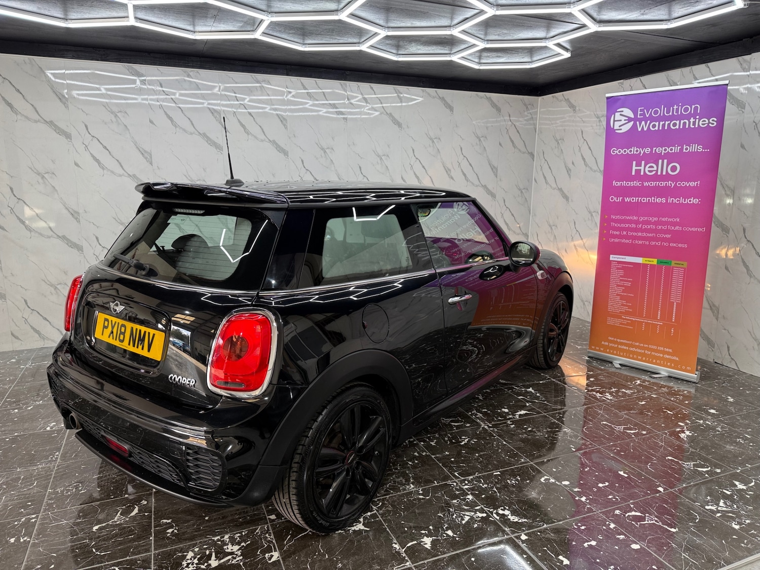 Used MINI Hatch 2018 for sale - 76397172: Photo 2