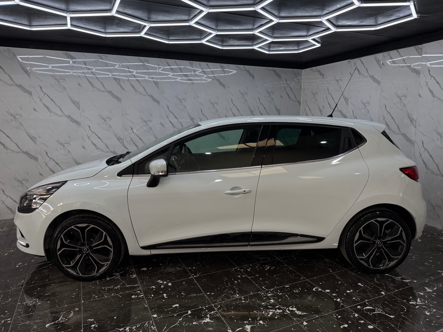 Used Renault Clio 2019 for sale - 78104029: Photo 5