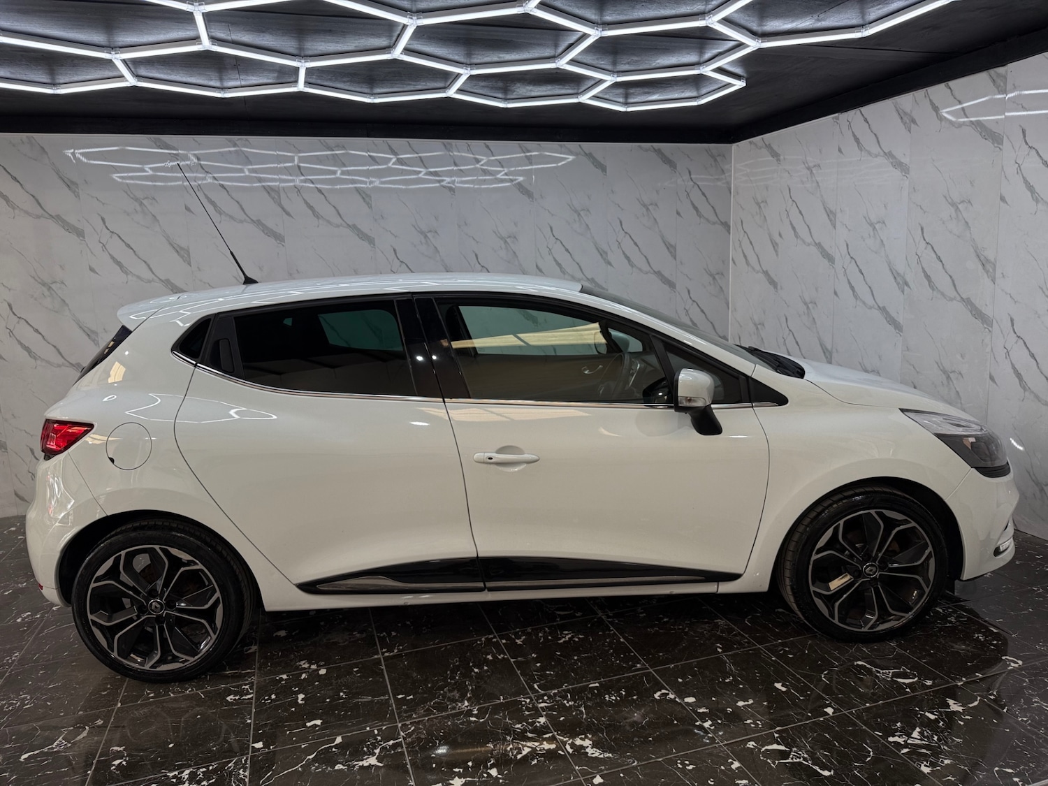 Used Renault Clio 2019 for sale - 78104029: Photo 6