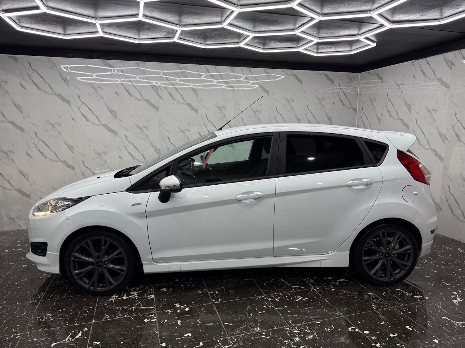 Used Ford Fiesta 2017 for sale - 76885145: Photo 3