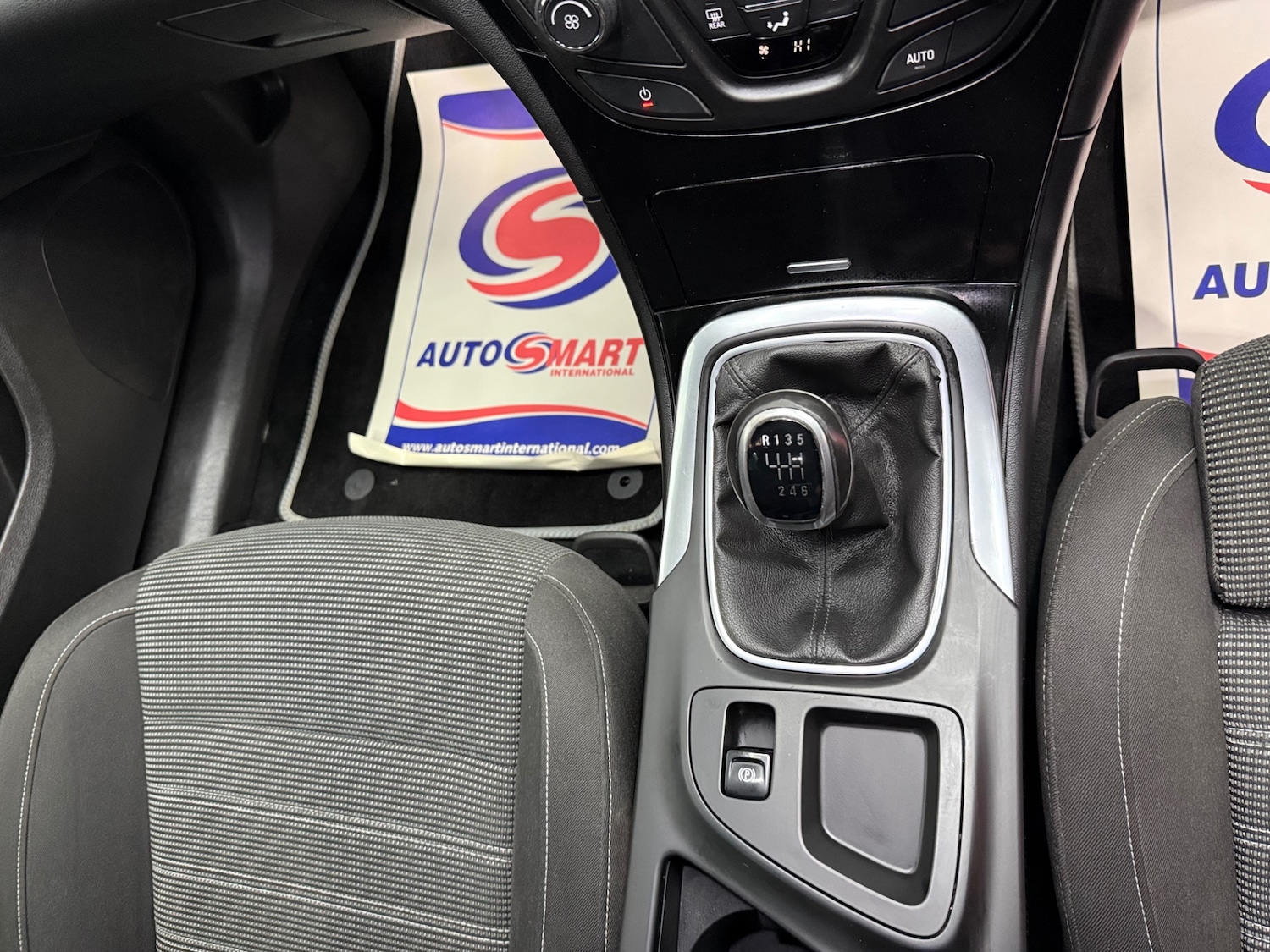 Used Vauxhall Insignia 2015 for sale - 76516129: Photo 14