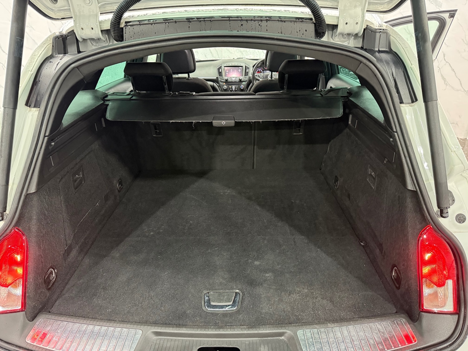 Used Vauxhall Insignia 2015 for sale - 76516129: Photo 9