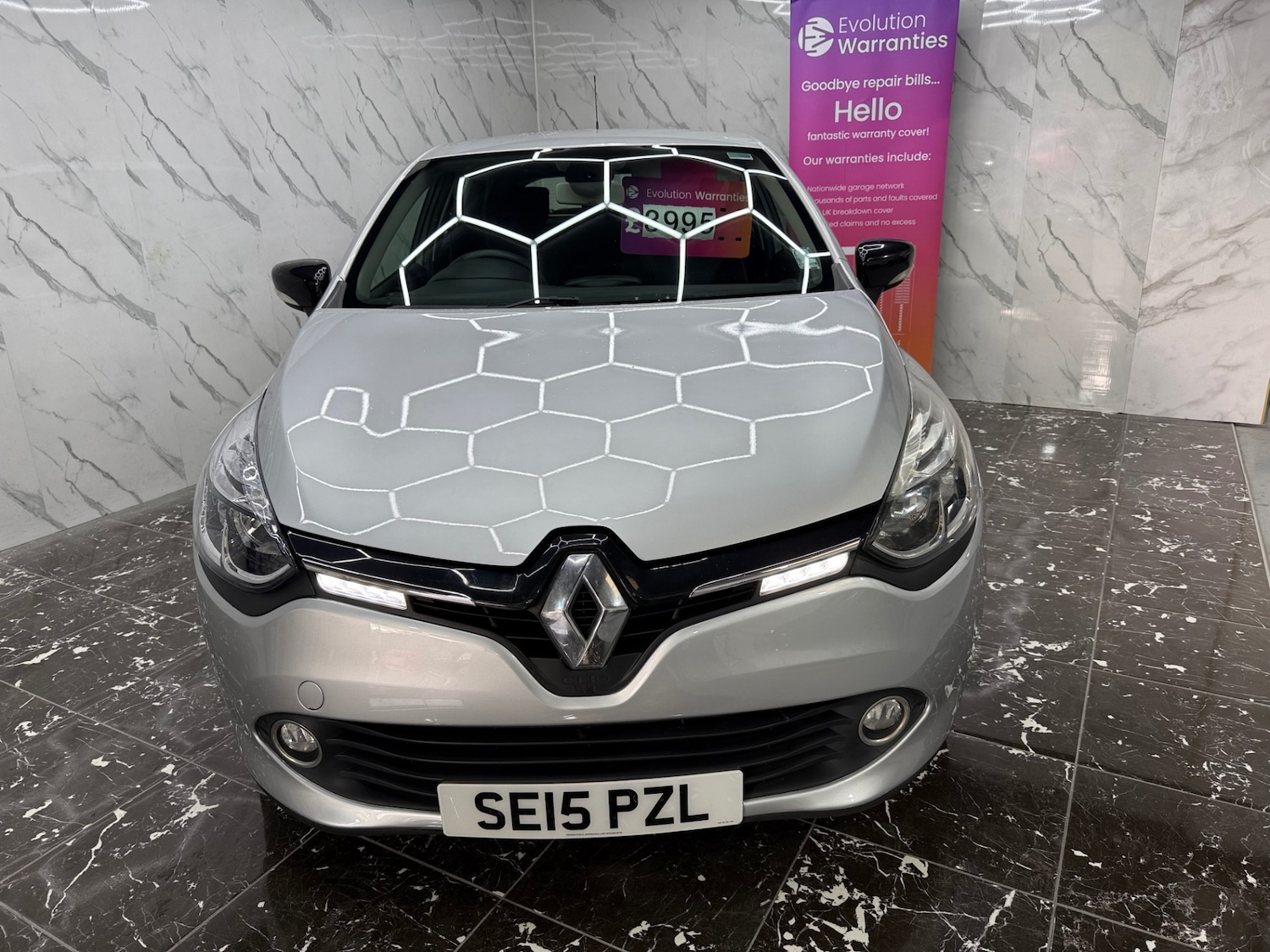 Used Renault Clio 2015 for sale - 76450405: Photo 5