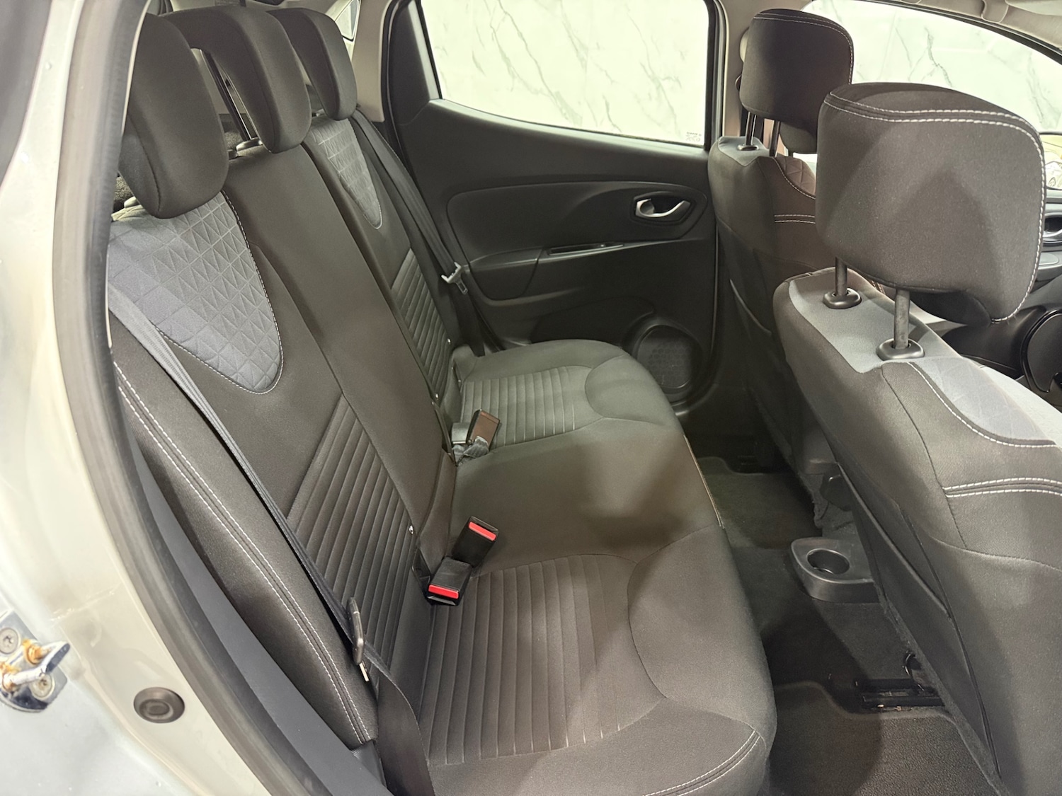 Used Renault Clio 2015 for sale - 76450405: Photo 8