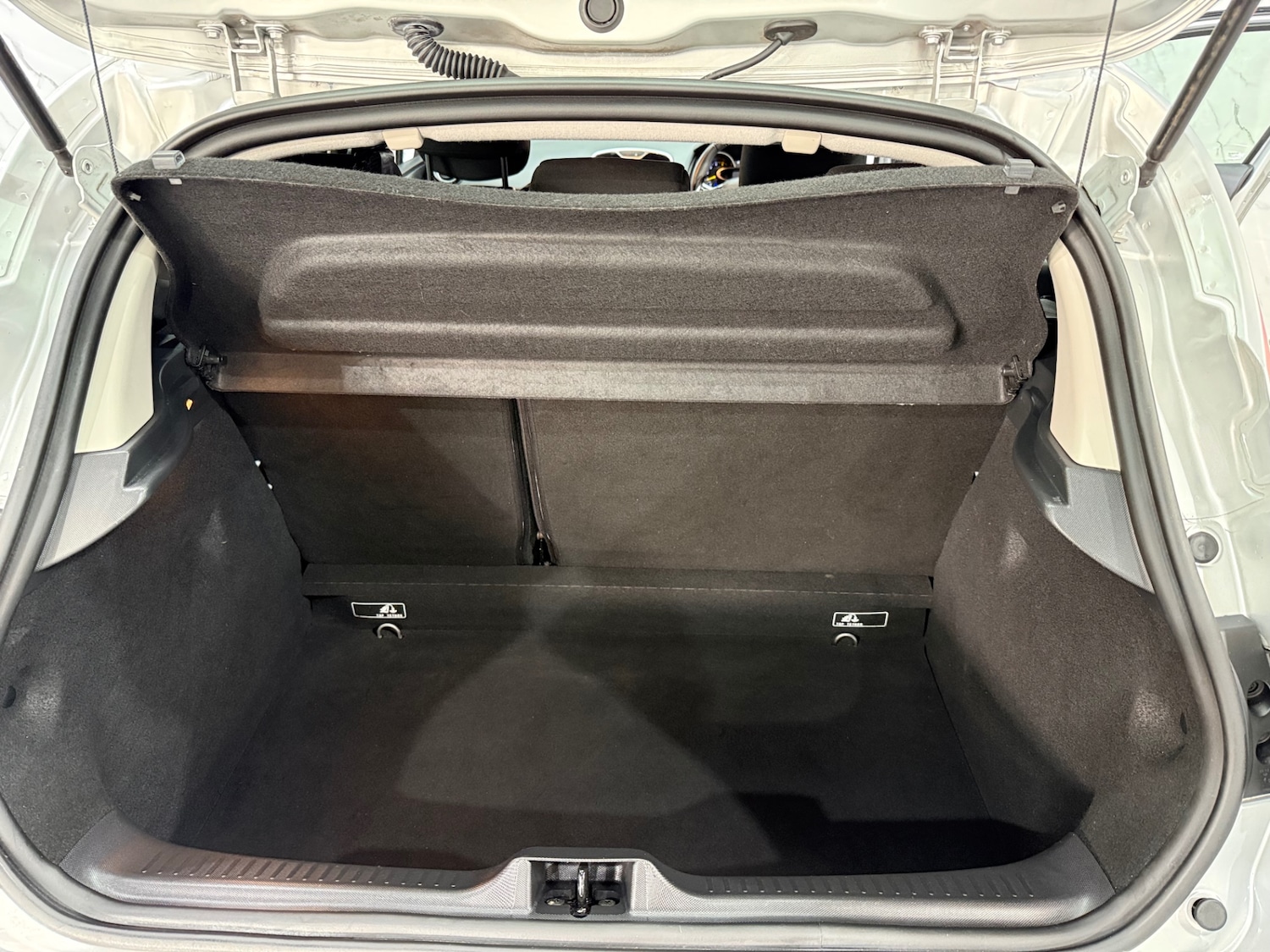 Used Renault Clio 2015 for sale - 76450405: Photo 9