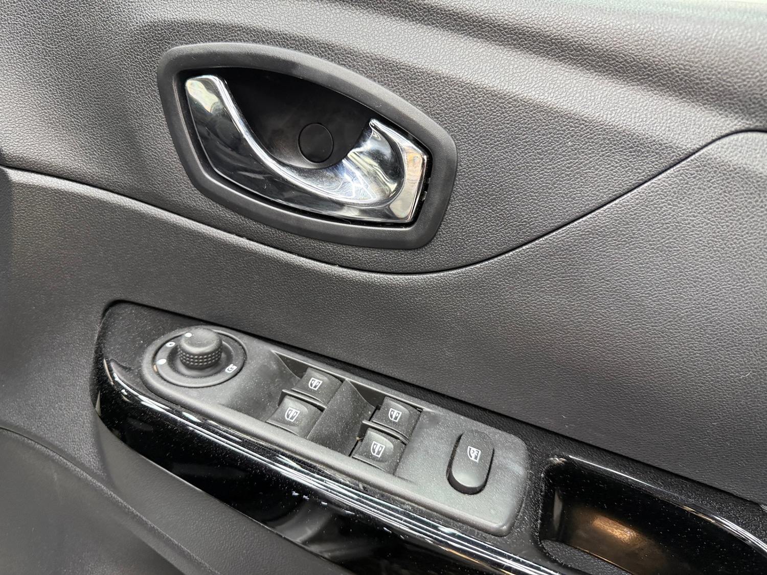 Used Renault Captur 2016 for sale - 77168405: Photo 15