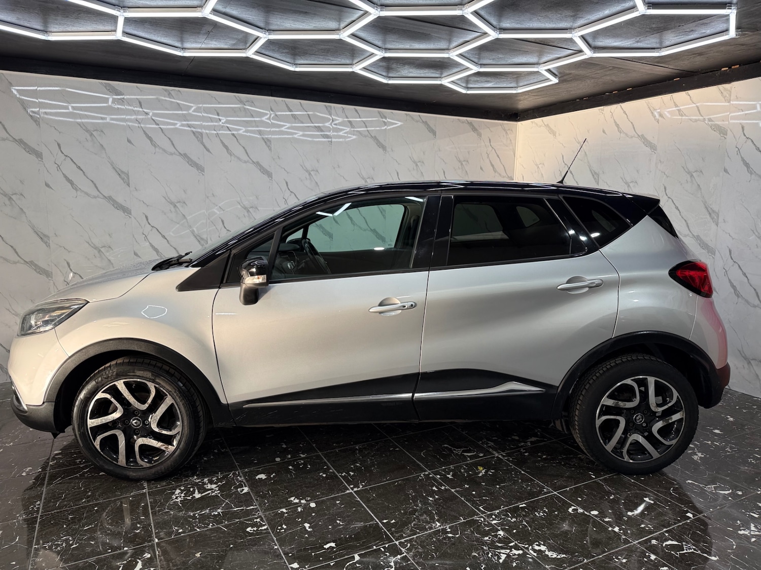 Used Renault Captur 2016 for sale - 77168405: Photo 6