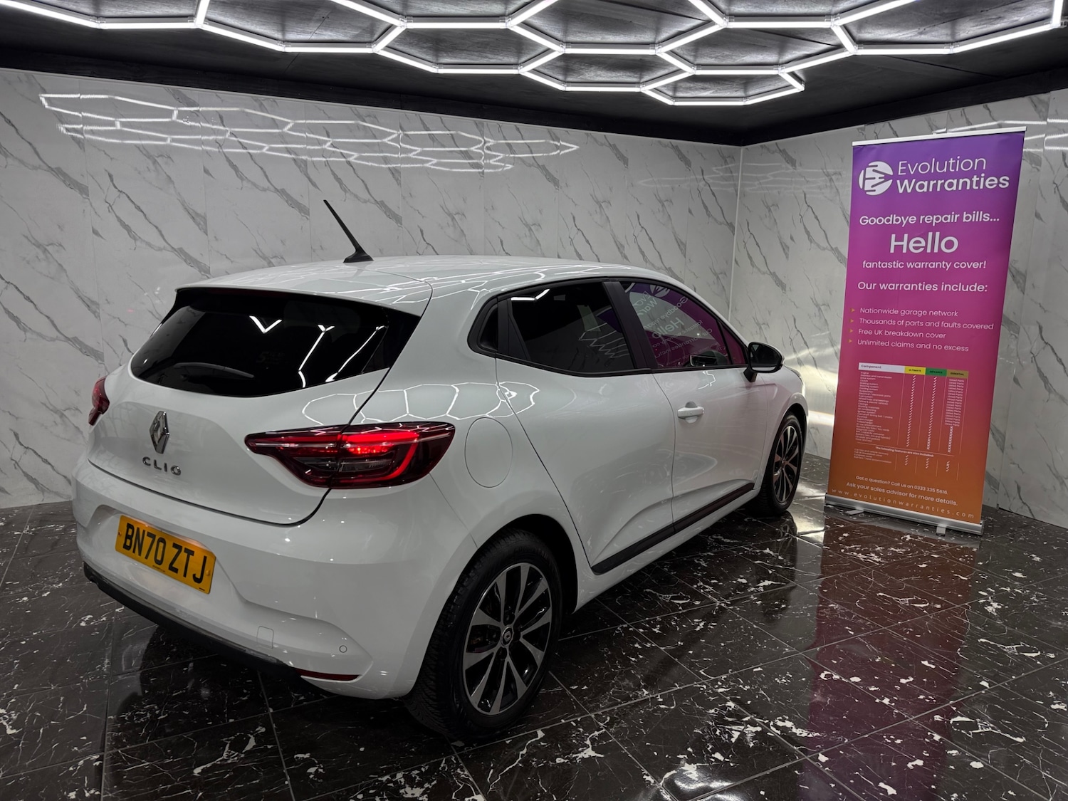 Used Renault Clio 2020 for sale - 77811180: Photo 2