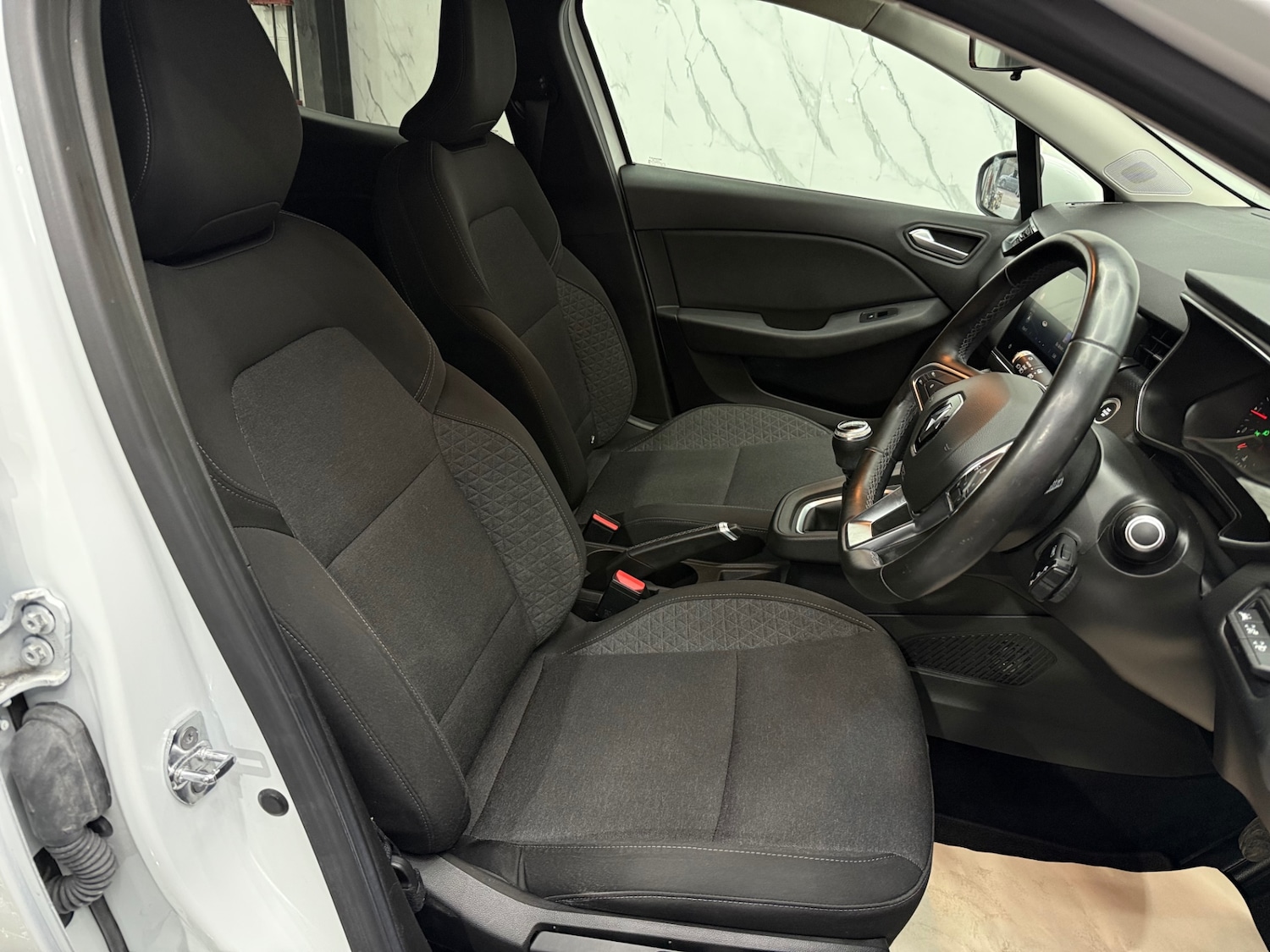 Used Renault Clio 2020 for sale - 77811180: Photo 7