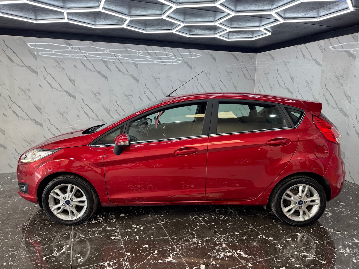 Used Ford Fiesta 2016 for sale - 76718774: Photo 5