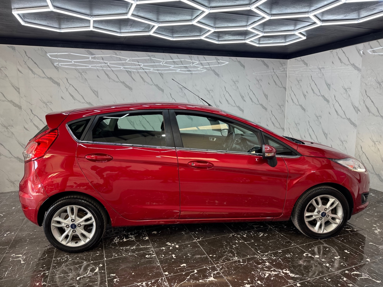 Used Ford Fiesta 2016 for sale - 76718774: Photo 6