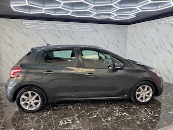 Used Peugeot 208 2013 for sale - 76044979: Photo