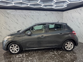 Used Peugeot 208 2013 for sale - 76044979: Photo