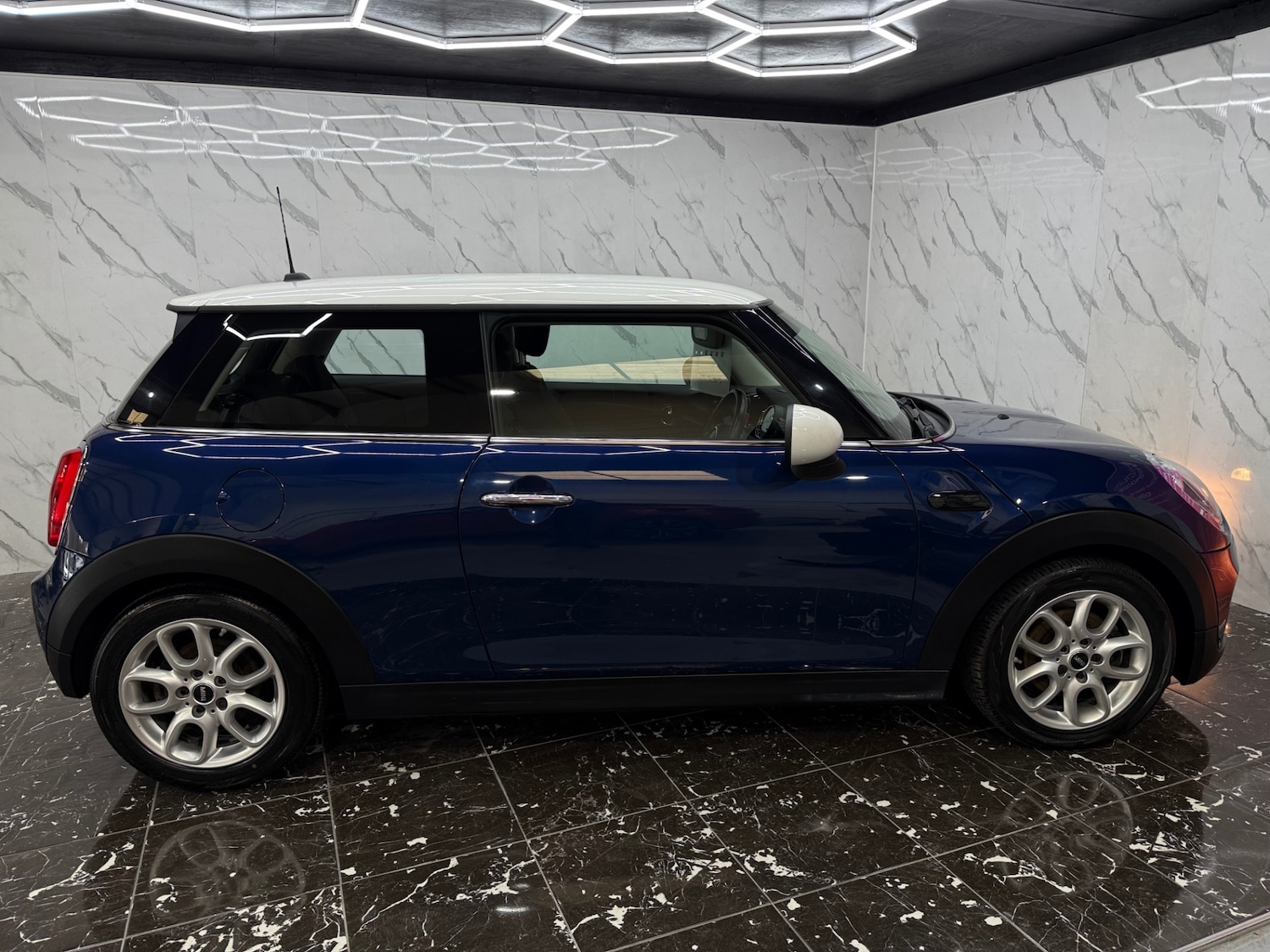 Used MINI Hatch 2017 for sale - 77776400: Photo 6