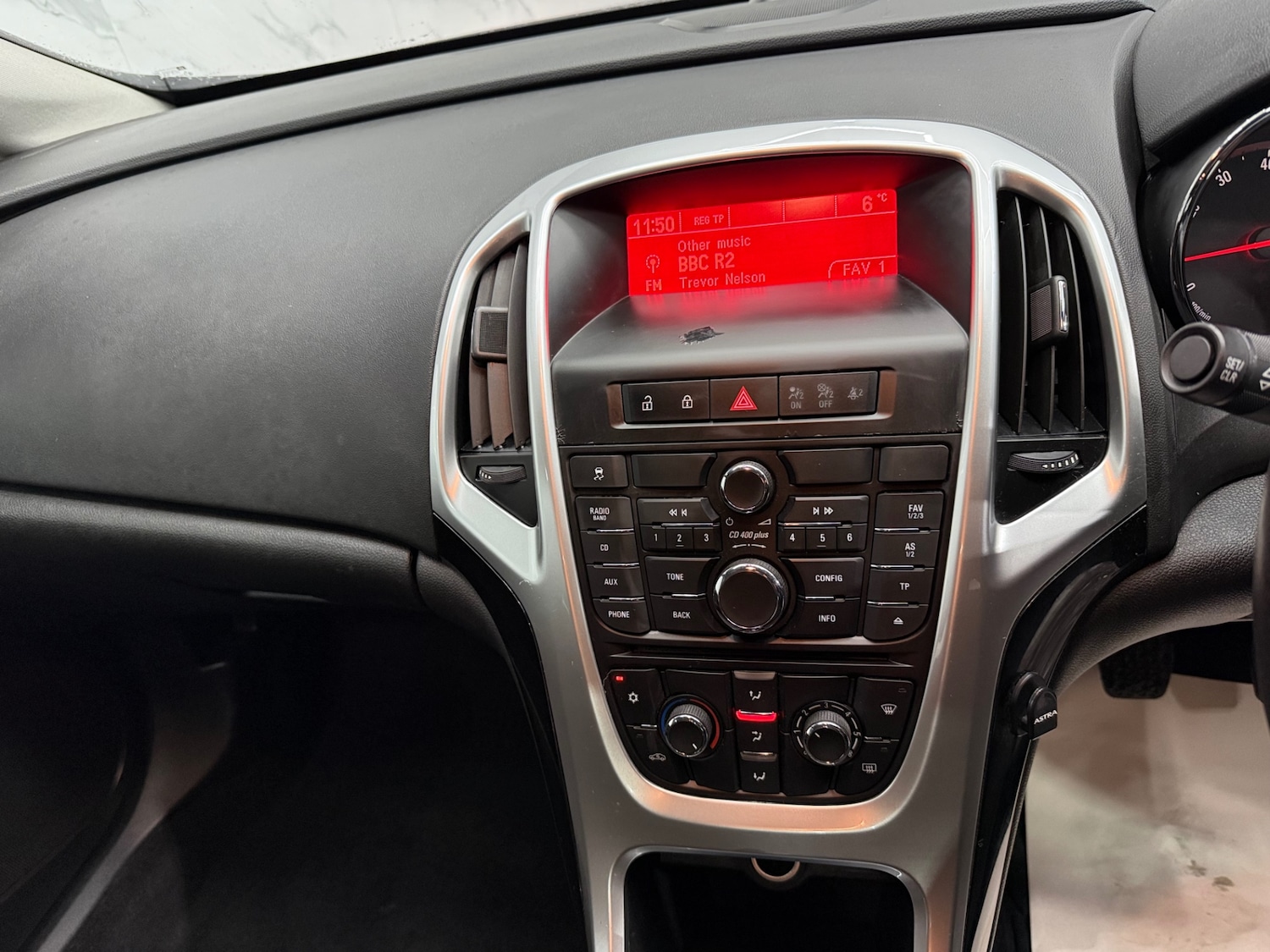 Used Vauxhall Astra 2015 for sale - 77407212: Photo 13