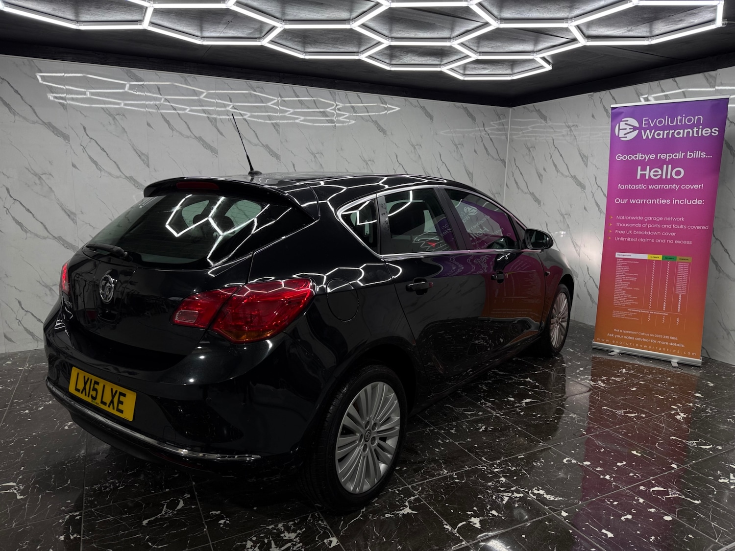 Used Vauxhall Astra 2015 for sale - 77407212: Photo 2