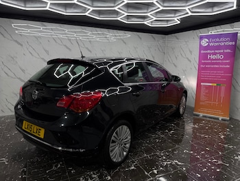 Used Vauxhall Astra 2015 for sale - 77407212: Photo