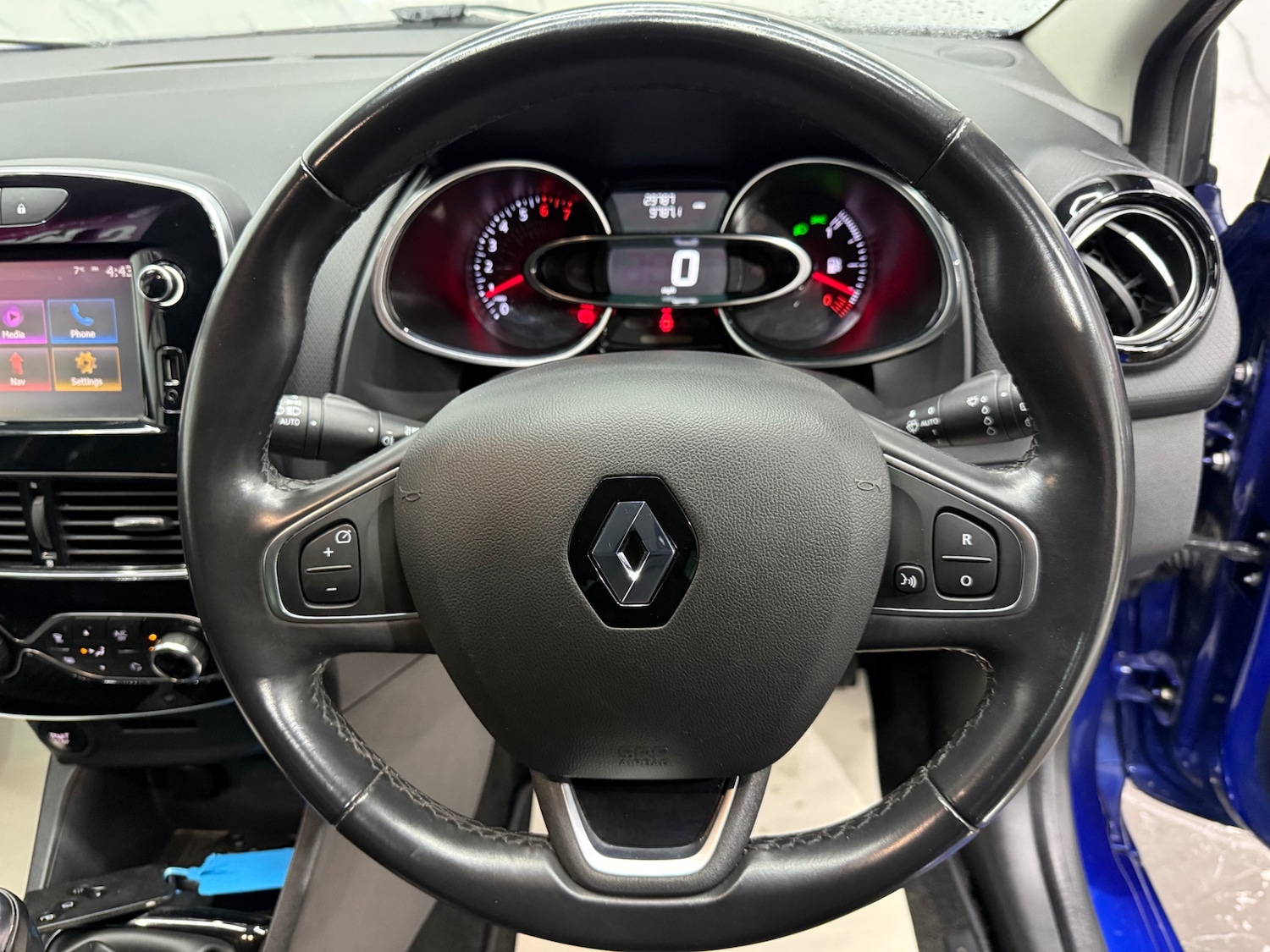 Used Renault Clio 2018 for sale - 77303118: Photo 11