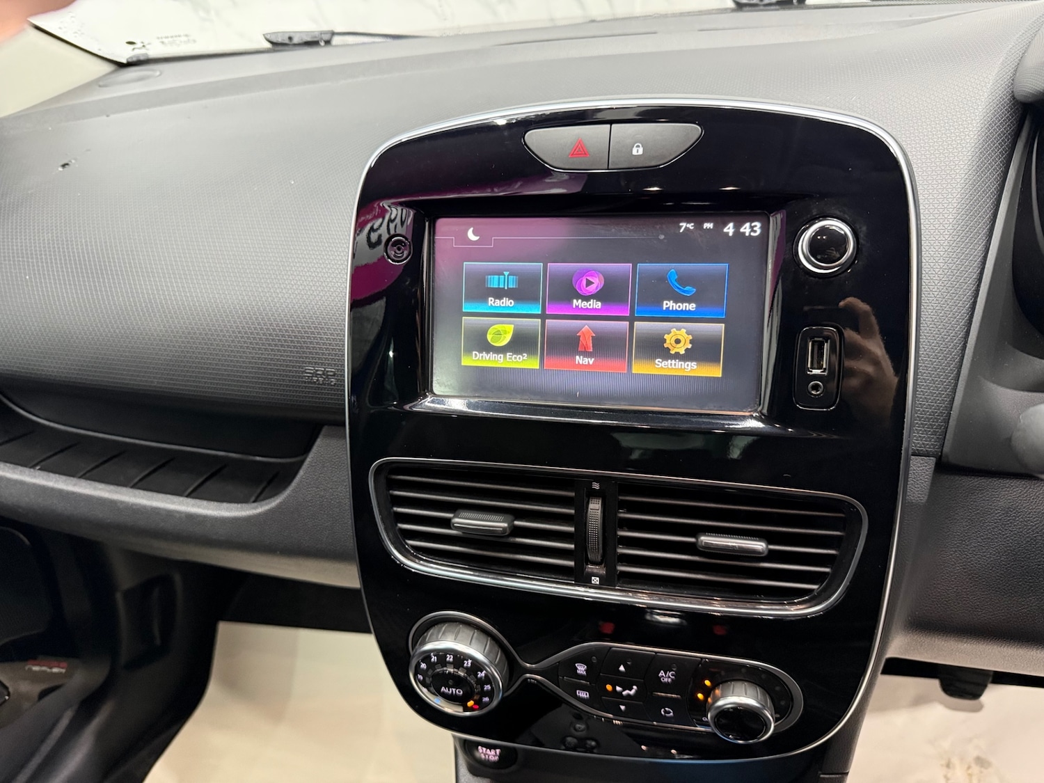 Used Renault Clio 2018 for sale - 77303118: Photo 13